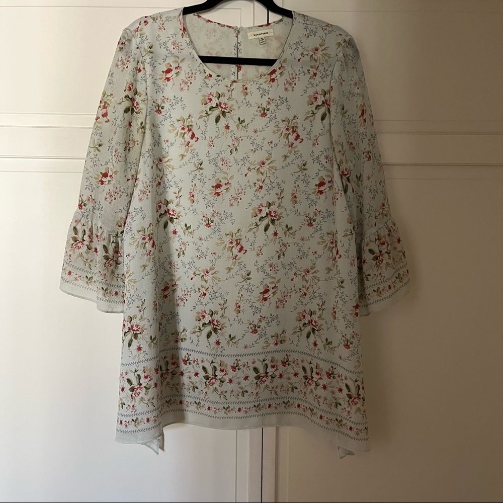 Floral, flowy Max Studio tunic/blouse